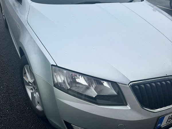 Skoda Octavia Estate, Diesel, 2015, Silver