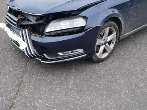 Volkswagen Passat Saloon, Diesel, 2012, Blue