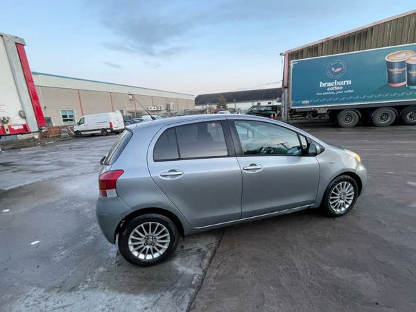 Toyota Yaris Hatchback, Diesel, 2009, Silver