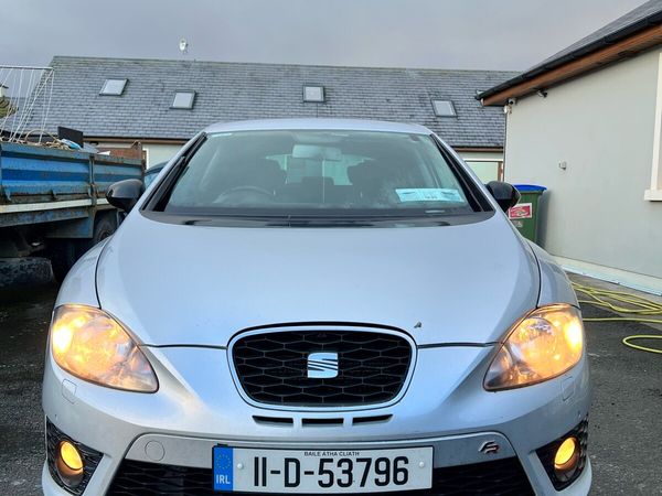 SEAT Leon Hatchback, Diesel, 2011, Silver