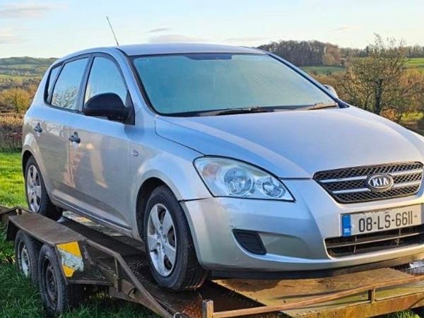 Kia Ceed Hatchback, Diesel, 2008, Silver