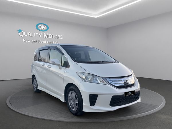 Honda Freed MPV, Petrol Hybrid, 2013, White