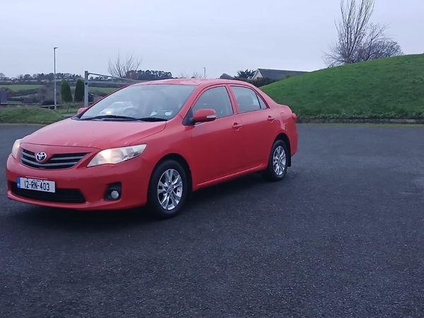 Toyota Corolla Saloon, Diesel, 2012, Red