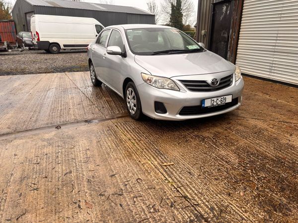 Toyota Corolla Saloon, Diesel, 2012, Silver