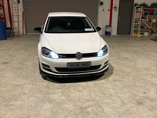 Volkswagen Golf Hatchback, Diesel, 2014, White