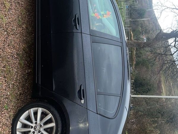 Volkswagen Passat Saloon, Diesel, 2011, Black