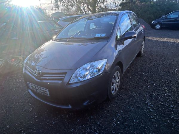 Toyota Auris Hatchback, Petrol, 2010, Grey