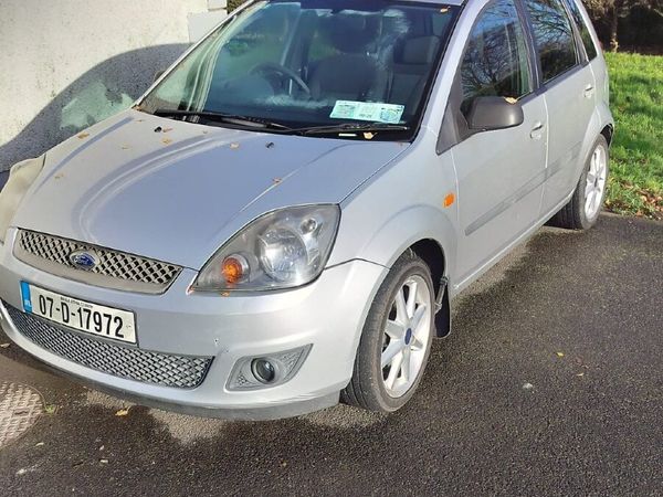 Ford Fiesta Hatchback, Petrol, 2007, Silver
