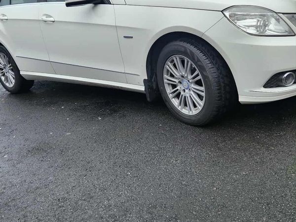 Mercedes-Benz E-Class Saloon, Diesel, 2010, White