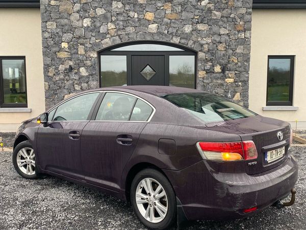 Toyota Avensis Saloon, Petrol, 2010, Blue