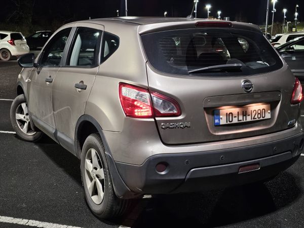 Nissan Qashqai Hatchback, Diesel, 2010, Brown