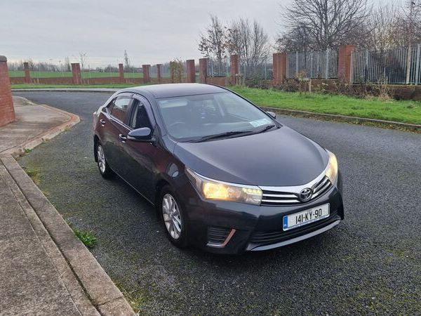 Toyota Corolla Saloon, Diesel, 2014, Black