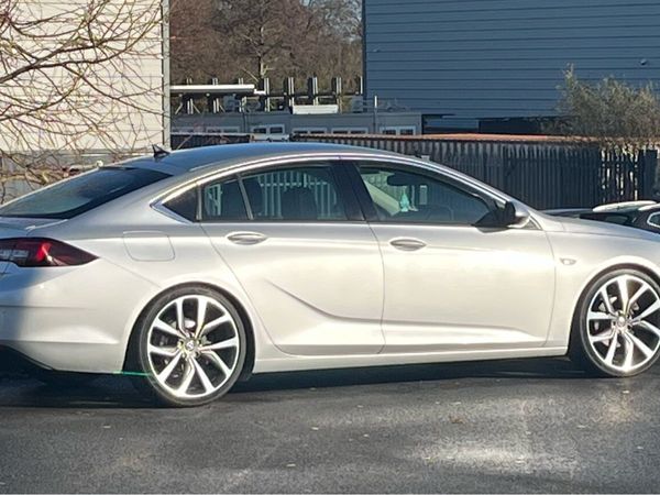 Opel Insignia Hatchback, Petrol, 2019, Grey