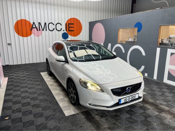 Volvo V40 Hatchback, Petrol, 2015, White