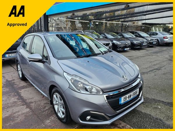Peugeot 208 Hatchback, Diesel, 2019, Grey