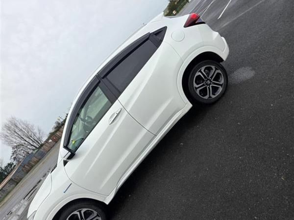 Honda Vezel MPV, Petrol Hybrid, 2017, White
