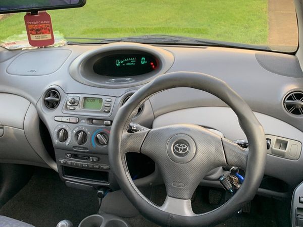 Toyota Yaris Hatchback, Petrol, 2003, Green