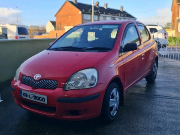 Toyota Yaris Hatchback, Petrol, 2005, Red