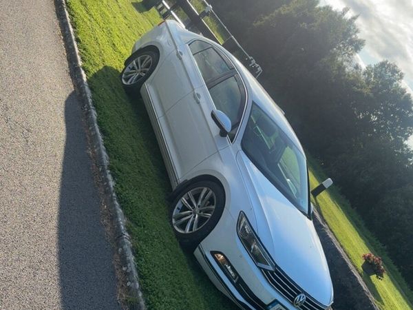 Volkswagen Passat Saloon, Diesel, 2015, White