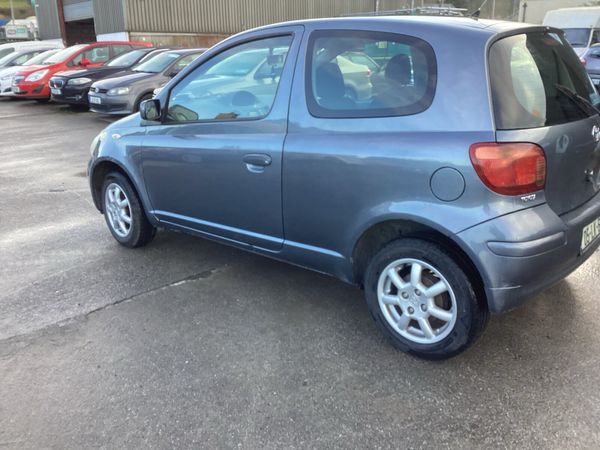 Toyota Yaris Hatchback, Petrol, 2005, Blue