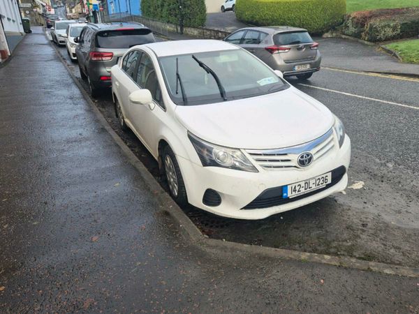 Toyota Avensis Saloon, Diesel, 2014, White