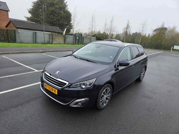 Peugeot 5008 MPV, Diesel, 2011, Grey