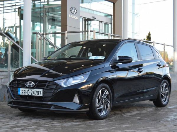 Hyundai i20 Hatchback, Petrol, 2022, Black