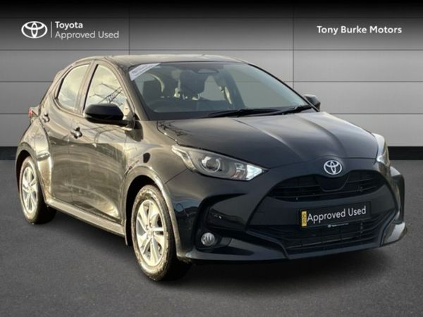 Toyota Yaris Hatchback, Petrol Hybrid, 2025, Black
