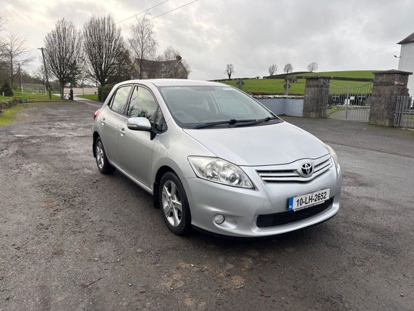 Toyota Auris Hatchback, Diesel, 2010, Silver