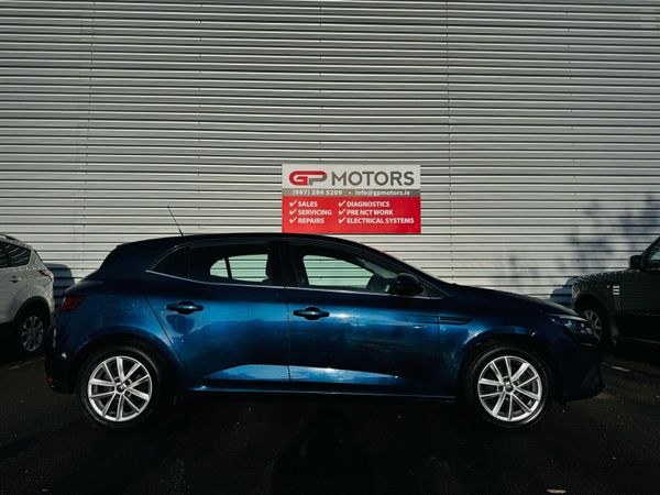 Renault Megane Hatchback, Petrol, 2019, Blue
