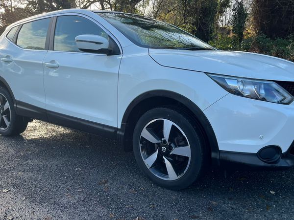 Nissan Qashqai Hatchback, Diesel, 2016, White
