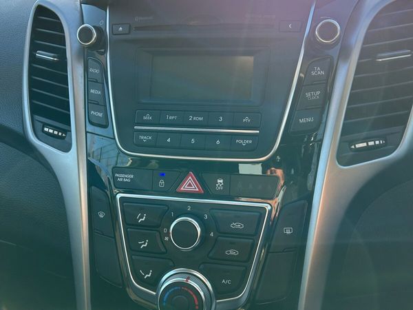 Hyundai i30 Hatchback, Petrol, 2015, White