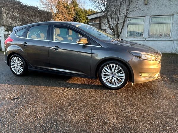 Ford Focus Hatchback, Diesel, 2015, Grey