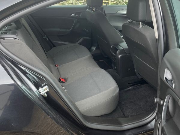 Opel Insignia Saloon, Diesel, 2017, Black