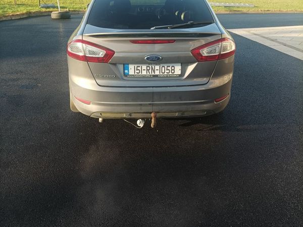 Ford Mondeo Hatchback, Diesel, 2015, Brown