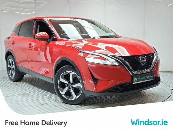 Nissan Qashqai MPV, Petrol Hybrid, 2022, Red