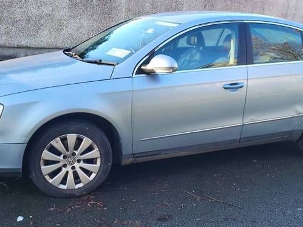 Volkswagen Passat Saloon, Diesel, 2008, Blue
