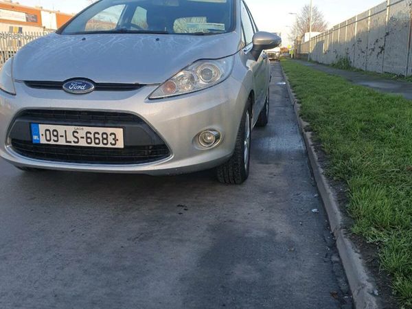 Ford Fiesta Hatchback, Diesel, 2009, Silver