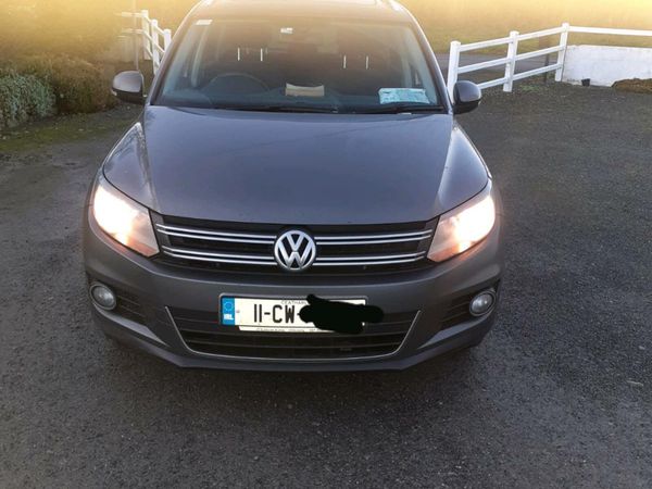 Volkswagen Tiguan SUV, Diesel, 2011, Grey