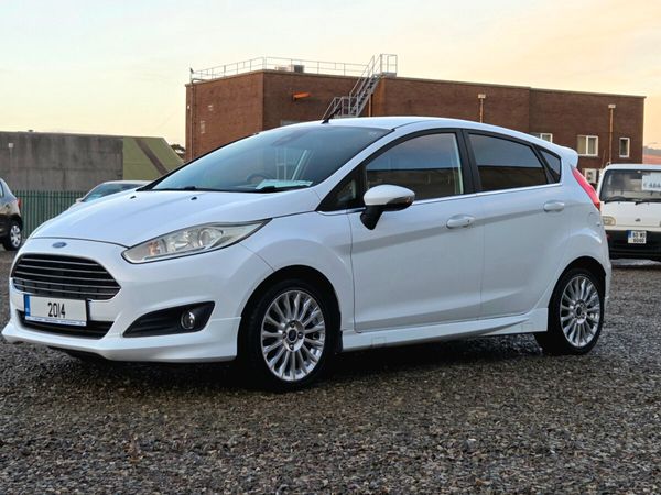 Ford Fiesta Hatchback, Petrol, 2014, White