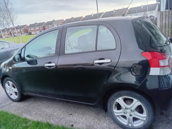 Toyota Yaris Hatchback, Petrol, 2010, Black
