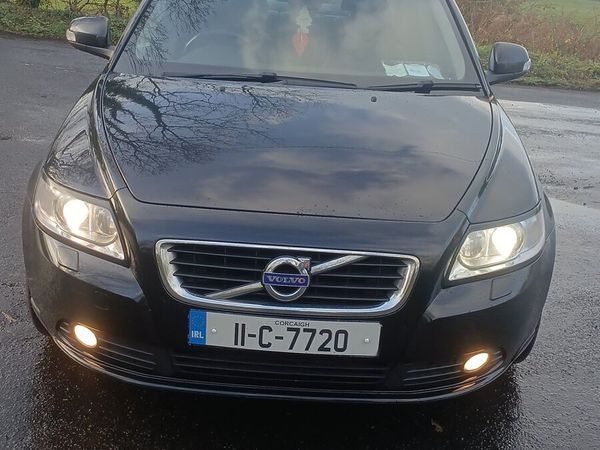 Volvo S40 Saloon, Diesel, 2011, Black