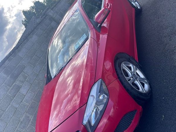 Mercedes-Benz A-Class Hatchback, Diesel, 2013, Red