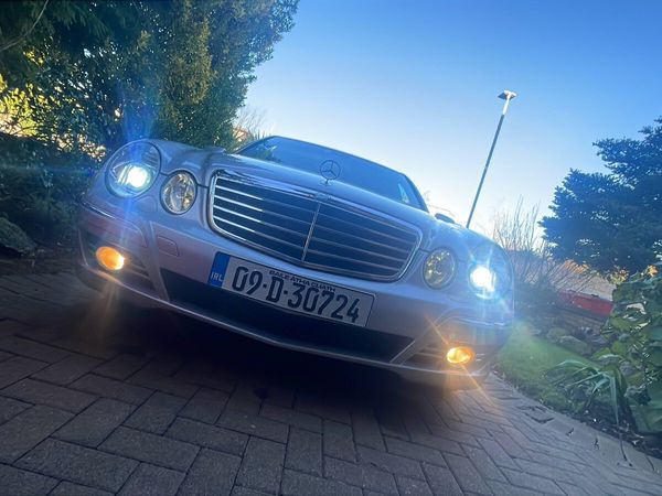 Mercedes-Benz E-Class Saloon, Diesel, 2009, Silver