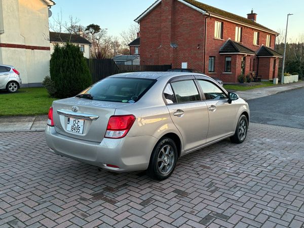 Toyota Corolla Saloon, Petrol, 2012, Grey