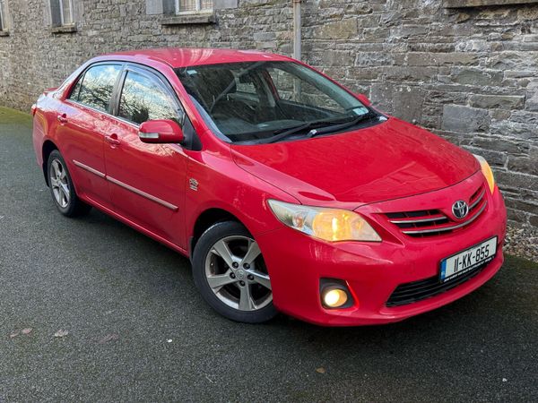 Toyota Corolla Saloon, Diesel, 2011, Red