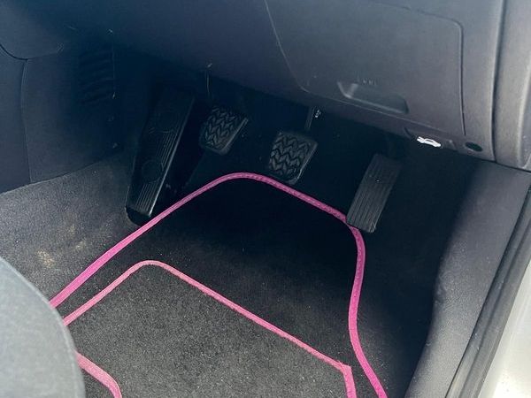 Hyundai i10 Hatchback, Petrol, 2010, Silver