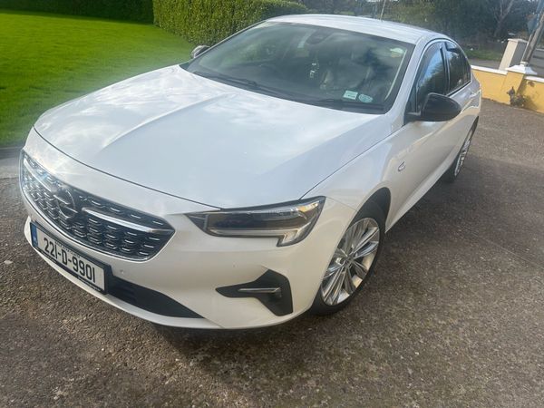 Opel Insignia Hatchback, Diesel, 2022, White