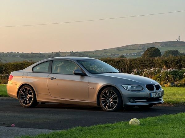 BMW 3-Series Coupe, Diesel, 2012, Grey