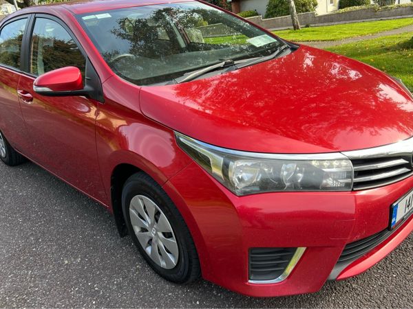 Toyota Corolla Saloon, Diesel, 2014, Red